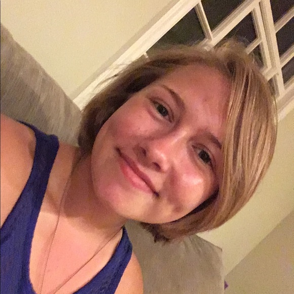 Meet your Posher, Julia - Picture 1 of 1